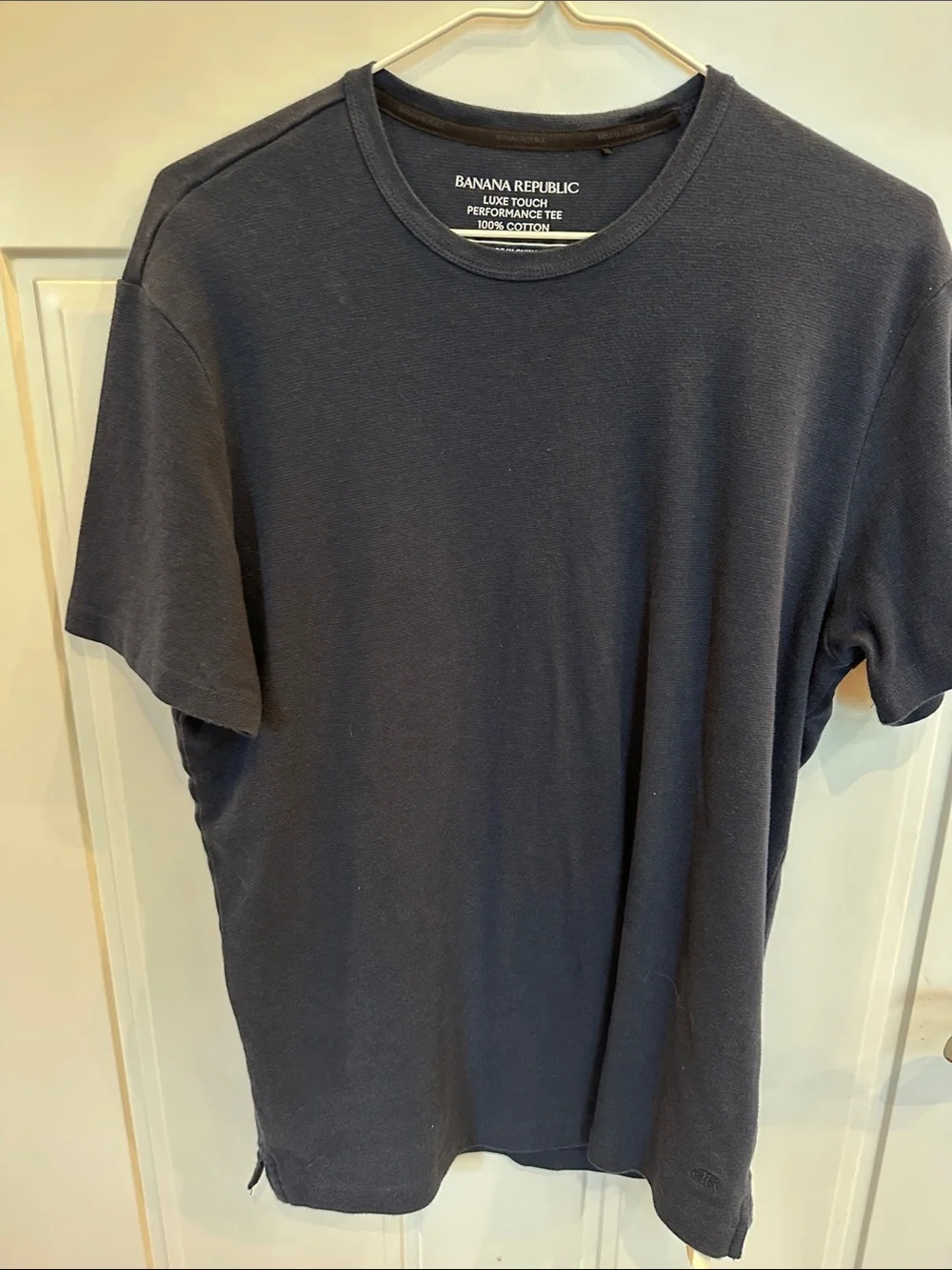 NWOT Banana Republic Men’s Dark Navy Crew Tee